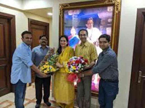 रश्मी उद्धव ठाकरे या वायकरांच्या बिझनेस पार्टनर!