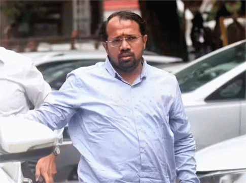 Thackeray group : ठाकरे गटाला मोठा धक्का! आदित्य ठाकरेंचा निकटवर्तीय सूरज चव्हाण अटकेत