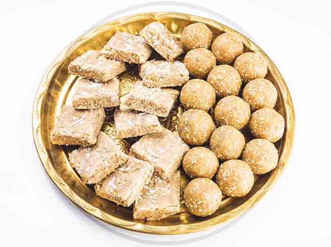 येता पौष दारी…
