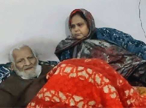 Viral Wedding video : ऐकावं ते नवलच! १०३ वर्षांच्या वृद्धाने थाटला ४९ वर्षीय महिलेशी संसार