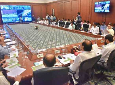 Maratha Reservation : मराठा आरक्षणासंदर्भातील सर्व्हेक्षणाचे काम बिनचूक करण्याचे मुख्यमंत्री एकनाथ शिंदे यांचे विभागीय आयुक्त, जिल्हाधिकाऱ्यांना निर्देश