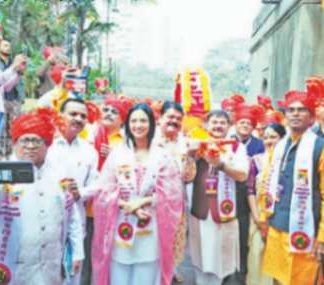 एण्टरटेन्मेंट... अेटरटेनमेंट... एंटरटेनमेण्ट...!