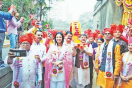 एण्टरटेन्मेंट… अेटरटेनमेंट… एंटरटेनमेण्ट…!