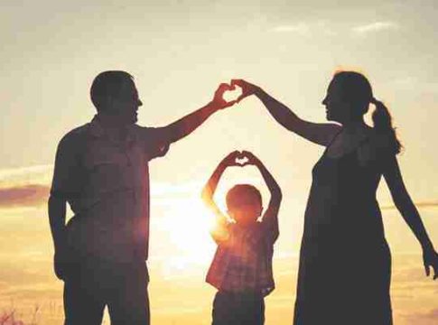 रिलेशनशिपमध्ये असणाऱ्या आयांनो स्वतःच्या मुलांना वेळ द्या!