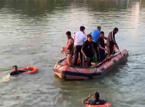 Gujarat: वडोदरामध्ये तलावात विद्यार्थ्यांनी भरलेली बोट बुडाली, ६ जणांचा मृत्यू