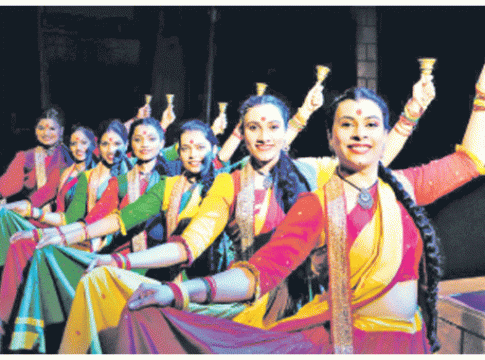 Marathi Natak : एक चिरंतन गजब अदाकारी... गजब तिची अदा...!