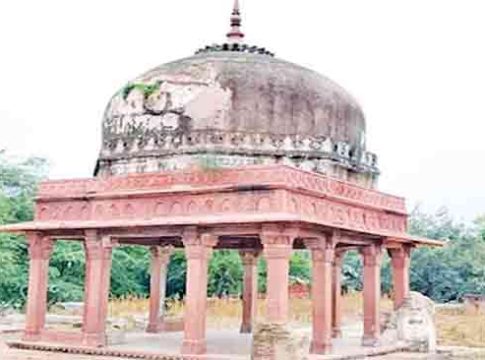 ‘होय ते ‘लक्षगृह’च, कबर, कब्रस्तान नव्हे’; हिंदू पक्षाला एडीजे कोर्टाने दिली ५० एकर जमीन