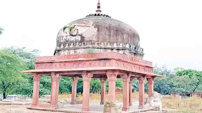 ‘होय ते ‘लक्षगृह’च, कबर, कब्रस्तान नव्हे’; हिंदू पक्षाला एडीजे कोर्टाने दिली ५० एकर जमीन