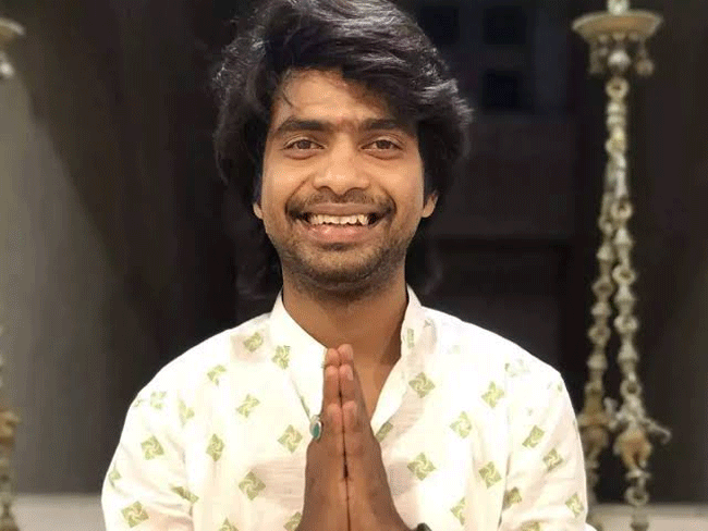 Prathmesh Parab : प्रथमेश झालाय डिलिव्हरी बॉय