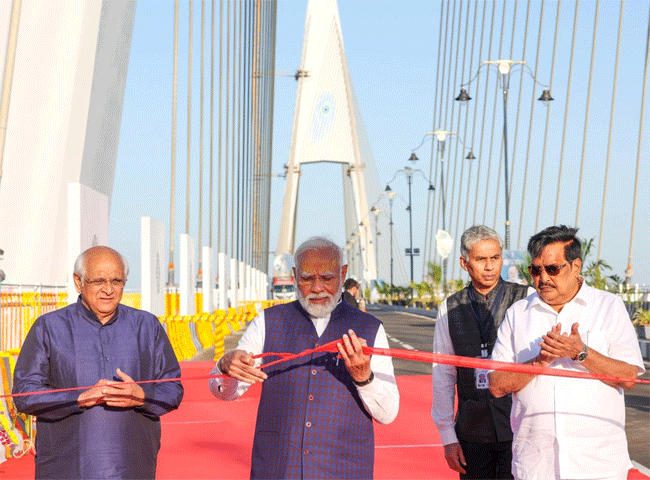 Sudarshan Setu : अटल सेतूनंतर पंतप्रधानांच्या हस्ते पार पडलं ‘सुदर्शन सेतू’चं उद्घाटन