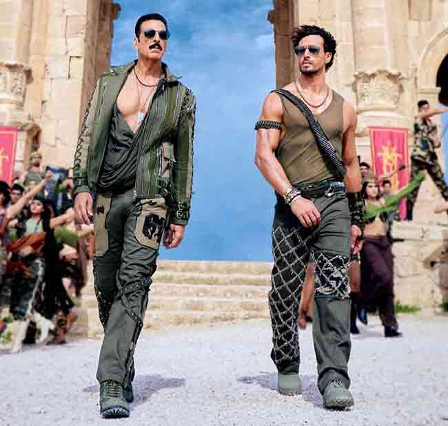 Bollywood : २०२४चे हे सिनेमे थिएटर्समध्ये फ्लॉप, मात्र ओटीटीवर ट्रेंड