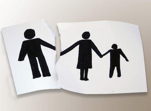 कुटुंबाला भोवते आहे वैचारिक दारिद्र्य...