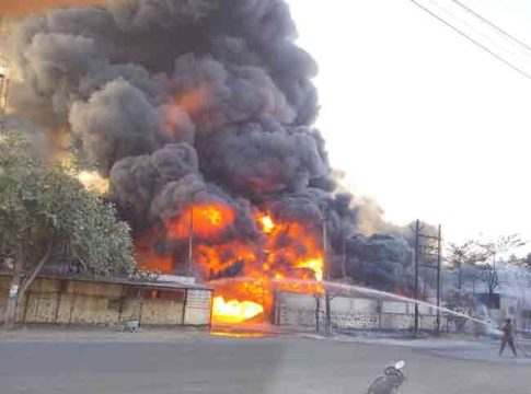 मुसळगाव औद्योगिक वसाहतीतील कंपनीला भीषण आग