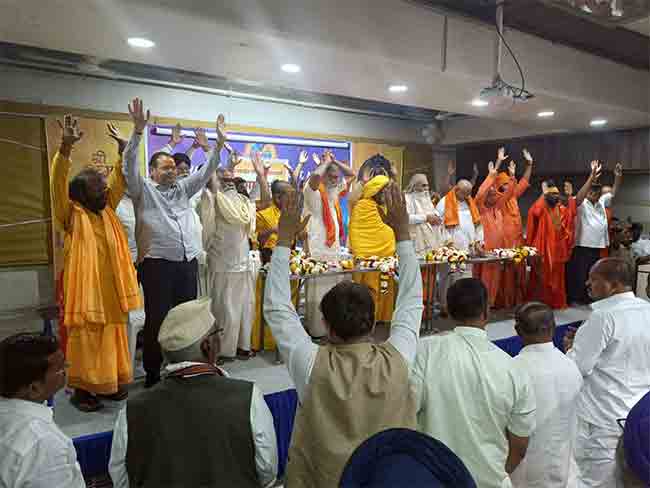 गोदा आरतीचे महाभारत:गरज पडल्यास लाठ्या काठ्या हातात घेणार ;पुन्हा बैठक नाही ;आता लढाई रस्त्यावरची