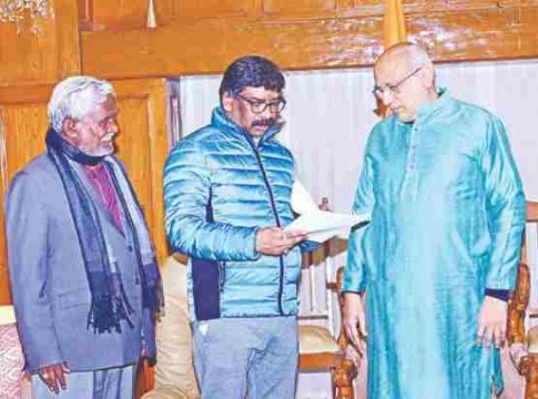 मुख्यमंत्री ईडीला किती काळ टाळू शकणार?