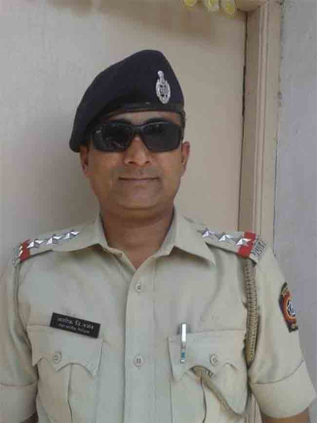 धक्कादायक! अंबड पोलिस ठाण्यात पोलिस निरीक्षकाची स्वतःच्या डोक्यात गोळी मारून आत्महत्या