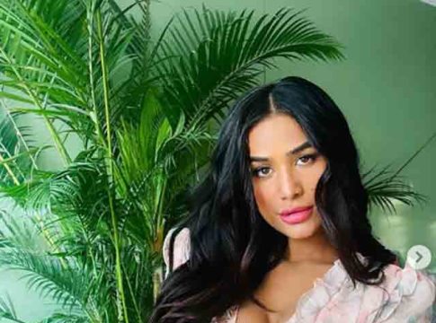 Poonam Pandey ला मृत्यूची खोटी अफवा पसरवणे पडले महागात, १०० कोटींचा मानहानीचा खटला दाखल