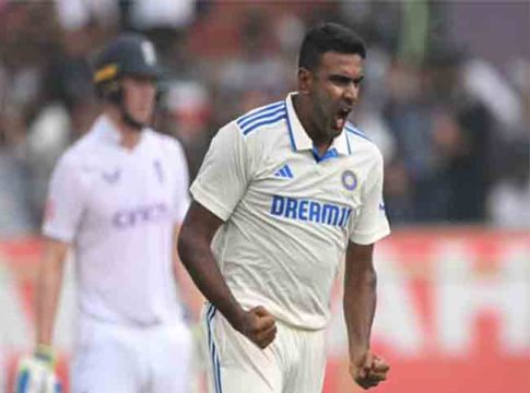 Ravichandran Ashwinने ५०० विकेट घेतल्यानंतर पंतप्रधान मोदींनी केले अभिनंदन