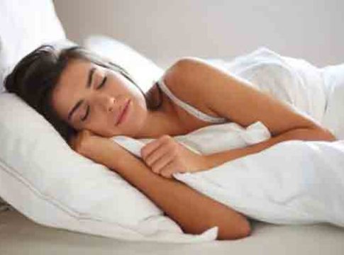 Sleep: शांत झोप हवी आहे? 'या' ५ फळांमुळे मिळेल गाढ झोप!