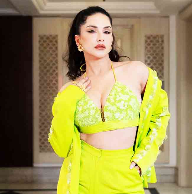 Sunny Leone : ‘फना’ या नव्या गाण्यातून सनी लिओनी प्रेक्षकांच्या भेटीला