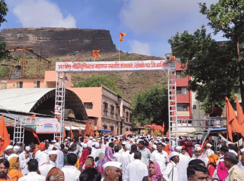Trimbakeshwar : त्र्यंबकेश्वरमध्ये साधूंची दमदाटी; शिवीगाळ करत, चाकू उगारत वारकऱ्यांचे तंबू उखडले!