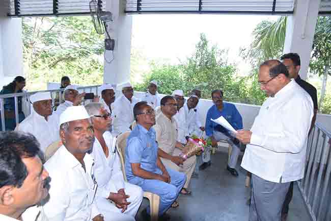 उद्धव ठाकरेंचे राज्यातील दौरे ही केवळ नौटंकी; महसूल मंत्री राधाकृष्ण विखे पाटील यांची उबाठावर टीका
