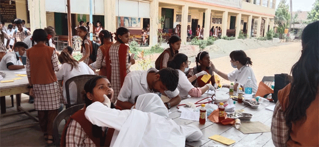 Dental checkup camp : जोहे शाळेत विद्यार्थ्यांचे दंत चिकित्सा तपासणी शिबीर संपन्न