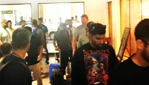 मुंबई इंडियन्स टीम अलिबागच्या रेडीसन रिसॉर्टमध्ये दाखल