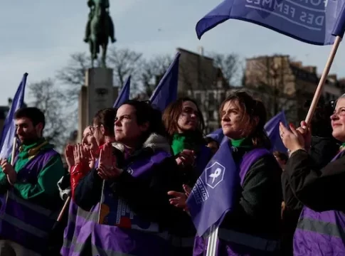 Right to Abortion : गर्भपात हा महिलांना घटनात्मक अधिकार देणारा फ्रान्स ठरला जगातला पहिला देश!
