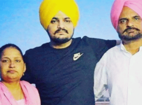 Sidhu Moose Wala : सिद्धू मुसेवालाची आई खरंच प्रेग्नंट? सिद्धूच्या बाबांनी थेटच सांगितलं...