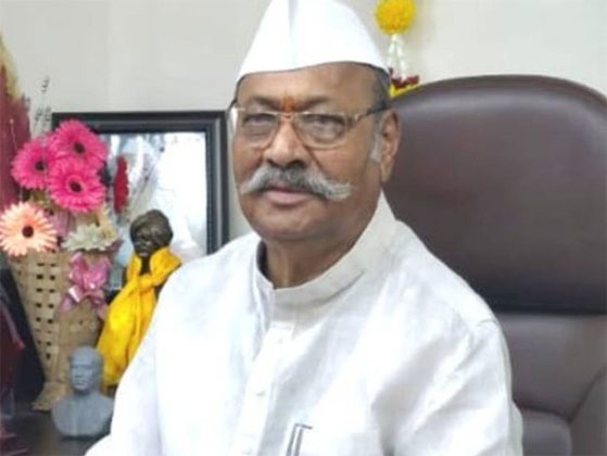 शरद पवारांना धक्का! श्रीनिवास पाटील यांची लोकसभा रिंगणातून माघार