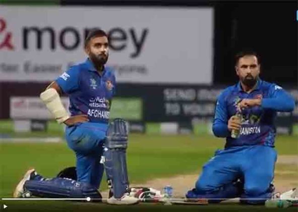 VIDEO: बॅटिंग सोडून क्रिकेटच्या मैदानात नमाज पठण, पाणी पिऊन, खजूर खाऊन सोडला रोजा