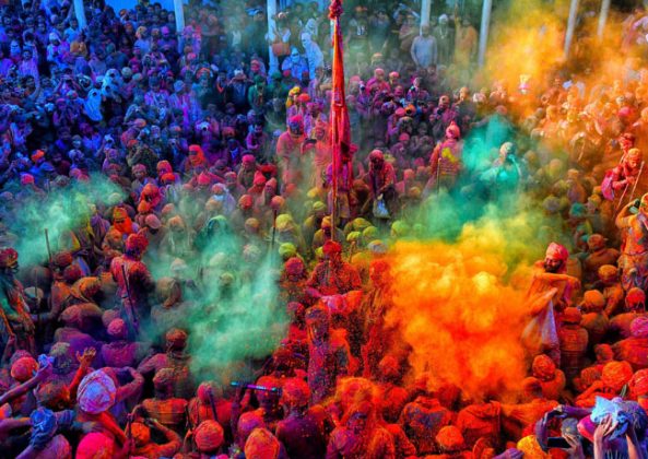 Police Alert : अश्लील गाणी गाणारे, पाण्याचे फुगे फेकणाऱ्यावर होणार कारवाई