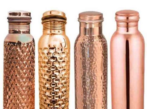 तांब्याच्या बाटलीतील पाणी पिणे योग्य की अयोग्य? जाणून घ्या याचे फायदे आणि नुकसान