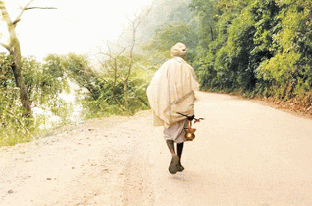 लोका सांगे ब्रह्मज्ञान...