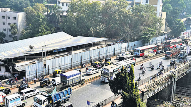 सायन पुलाचे काम लांबणीवर; पाडकामाची तारीख पुन्हा टळली