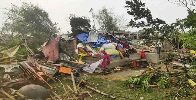 Assam Rain News : आसाममध्ये पावसाचा हाहाकार! ४ जणांचा मृत्यू तर ५३,००० लोकांचं नुकसान