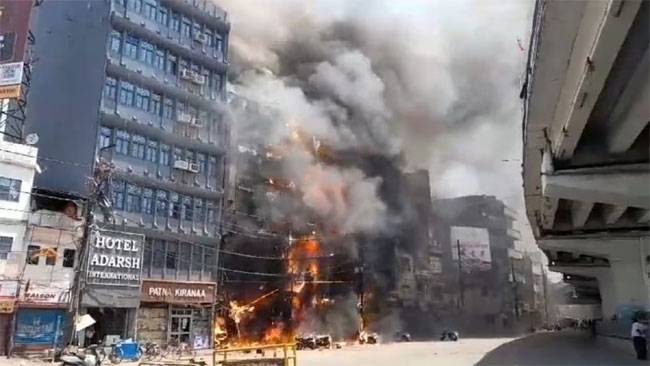 Bihar Hotel Fire : बिहारमधील हॉटेलला भीषण आग! ६ जणांचा मृत्यू तर २० जण जखमी