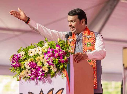 Devendra Fadnavis : तर आम्हीही मतांसाठी धर्मयुद्ध करण्यास तयार!