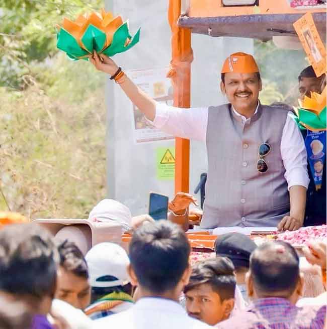 Devendra Fadnavis : २५ वर्षात मुंबईच्या विकासासाठी केलेले एक तरी काम दाखवा