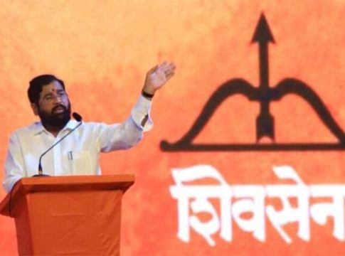 देवन्हावेतील कार्यकर्त्यांचा शिंदे शिवसेनेत प्रवेश!