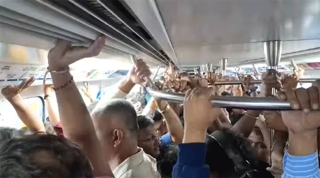 Ghatkopar to Versova Metro : तांत्रिक बिघाडामुळे ऐन उन्हाळ्यात मेट्रोने केले प्रवाशांचे हाल