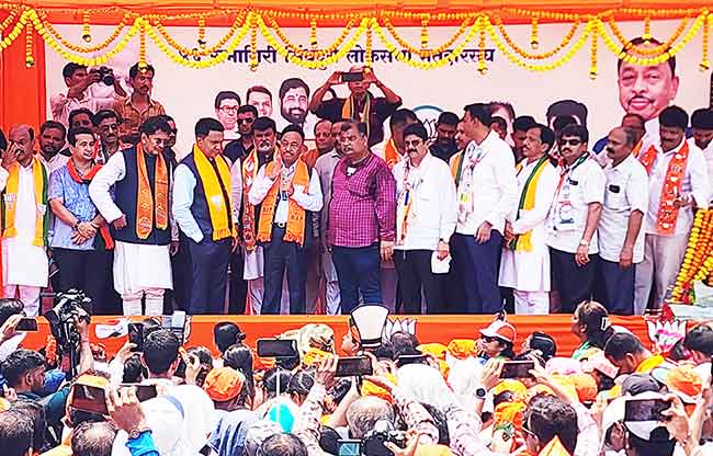 Narayan Rane : भव्य शक्तिप्रदर्शन करत नारायण राणे यांचा उमेदवारी अर्ज दाखल