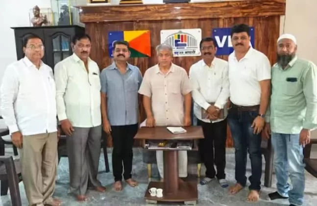 विशाल पाटलांचे बंधू प्रकाश आंबेडकरांना भेटले; ठाकरेंच्या उमेदवाराचा होणार गेम?