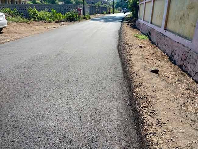 नविन रस्त्यावरील साईडपट्ट्या ठरताहेत धोकादायक!