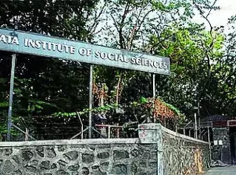 TISS Mumbai recruitment: TISS मध्ये नोकरीची सुवर्णसंधी! 'या' पदांसाठी होणार भरती