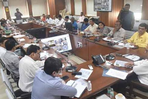 निवडणुकीच्या कामाला नाही म्हणणाऱ्या कर्मचाऱ्यांवर होणार कारवाई