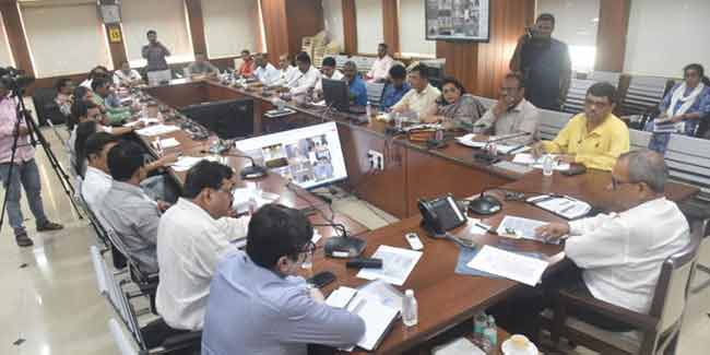निवडणुकीच्या कामाला नाही म्हणणाऱ्या कर्मचाऱ्यांवर होणार कारवाई