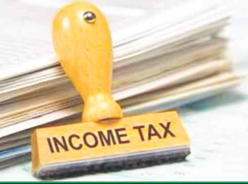 Income Tax : अर्थसंकल्पात करप्रणालीबाबत मोठी घोषणा! किती कर भरावा लागणार?