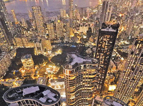 Mumbai : मुंबई अब्जाधीशांची राजधानी